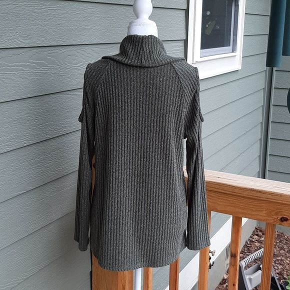 NWOT Pixi+ ivy Green Cold Shoulder Womens M Cowl Neck Sweater - Picture 3 of 10